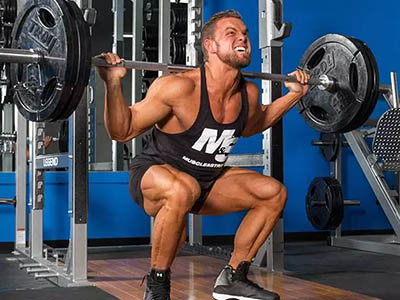 杠鈴深蹲.jpg 杠鈴深蹲.jpg