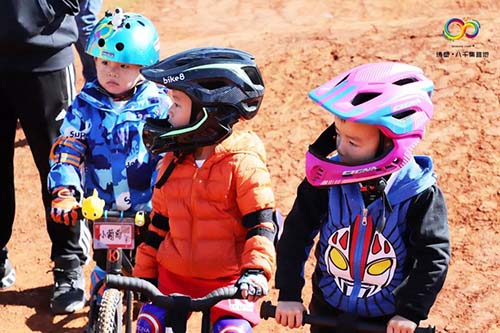 熟悉場(chǎng)地2.jpg 熟悉場(chǎng)地2.jpg