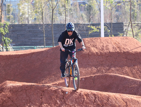 小輪車.jpg 小輪車.jpg